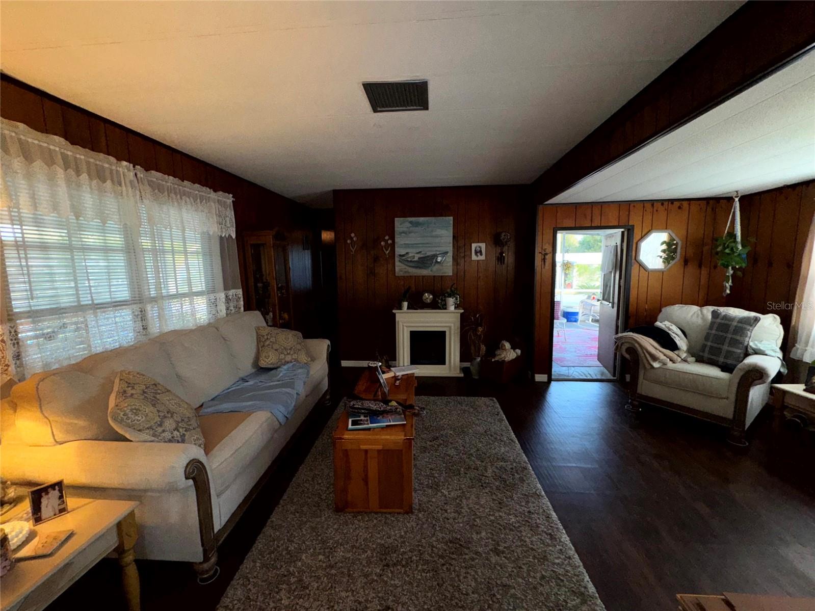 Image 21 of 42 For 2577 Brookside Circle