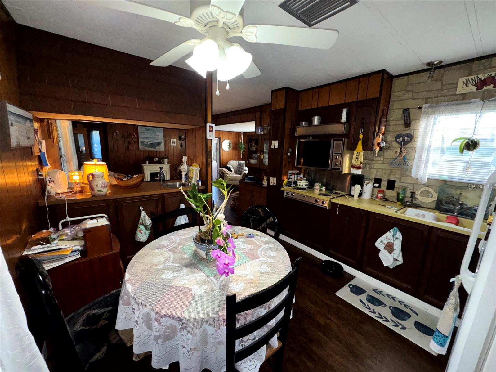 Image 23 of 42 For 2577 Brookside Circle