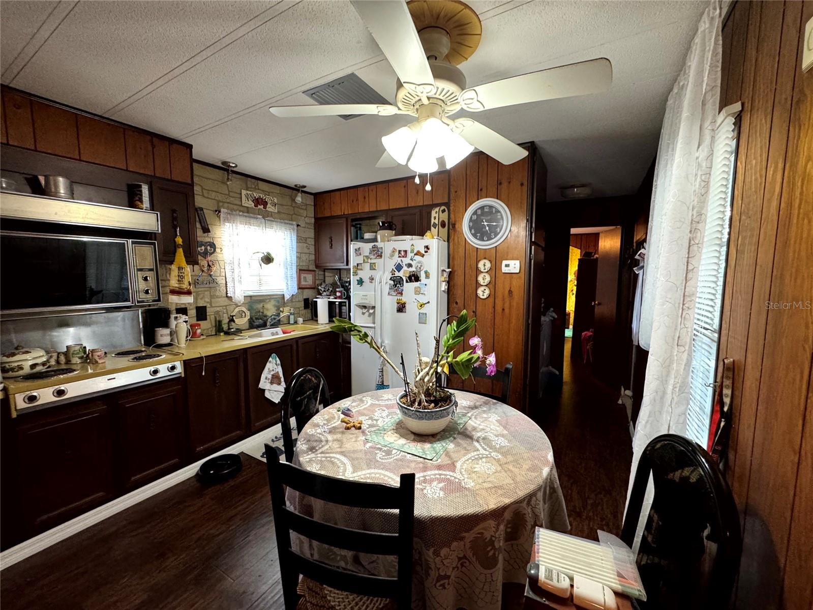 Image 26 of 42 For 2577 Brookside Circle