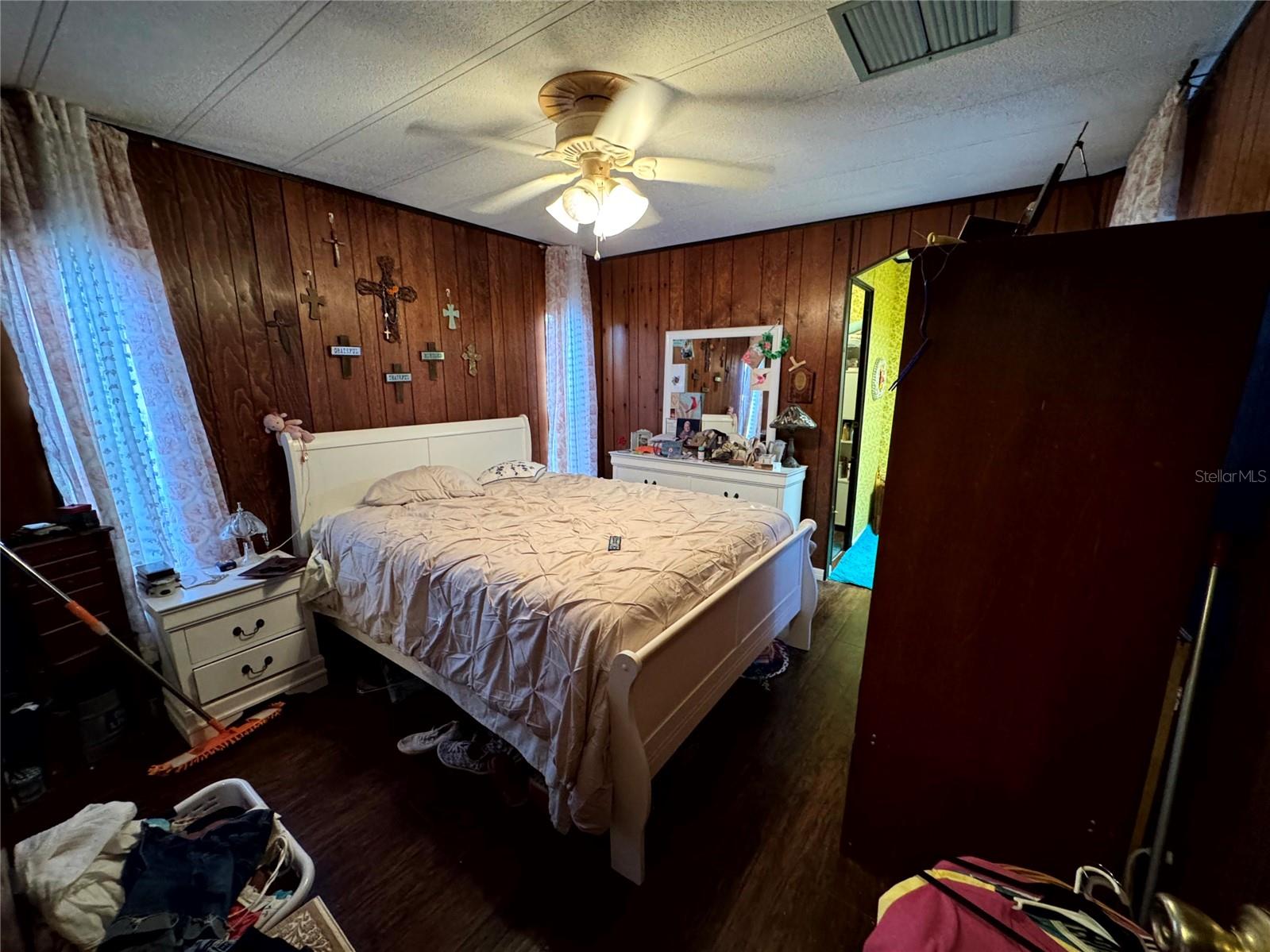 Image 32 of 42 For 2577 Brookside Circle