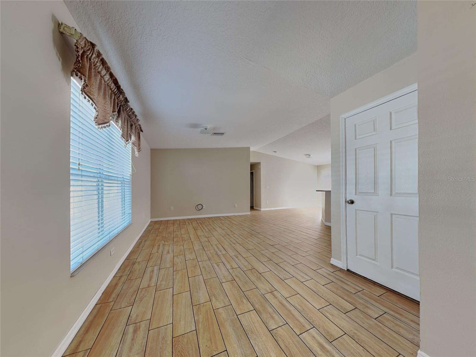 Image 4 of 22 For 105 Melody Lane