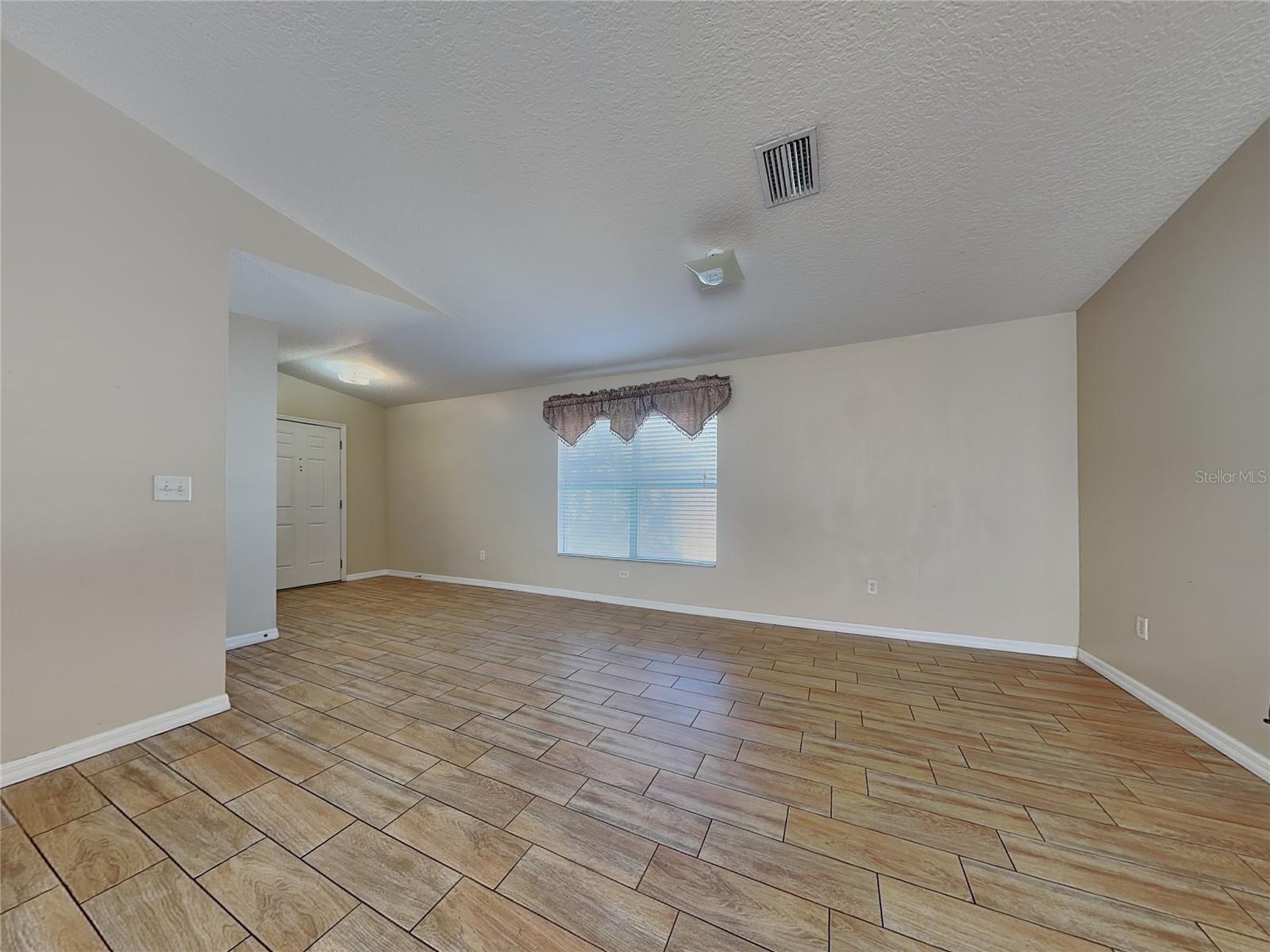 Image 5 of 22 For 105 Melody Lane