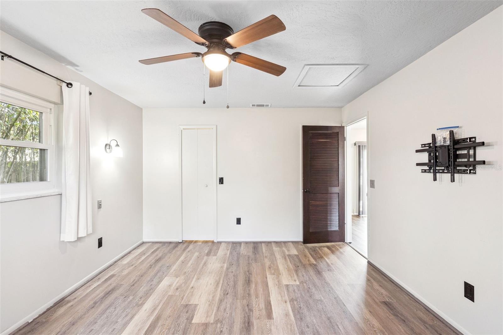 Image 11 of 26 For 501 Antoinette Street