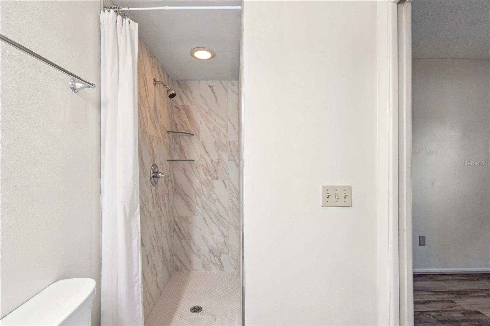 Image 16 of 26 For 501 Antoinette Street