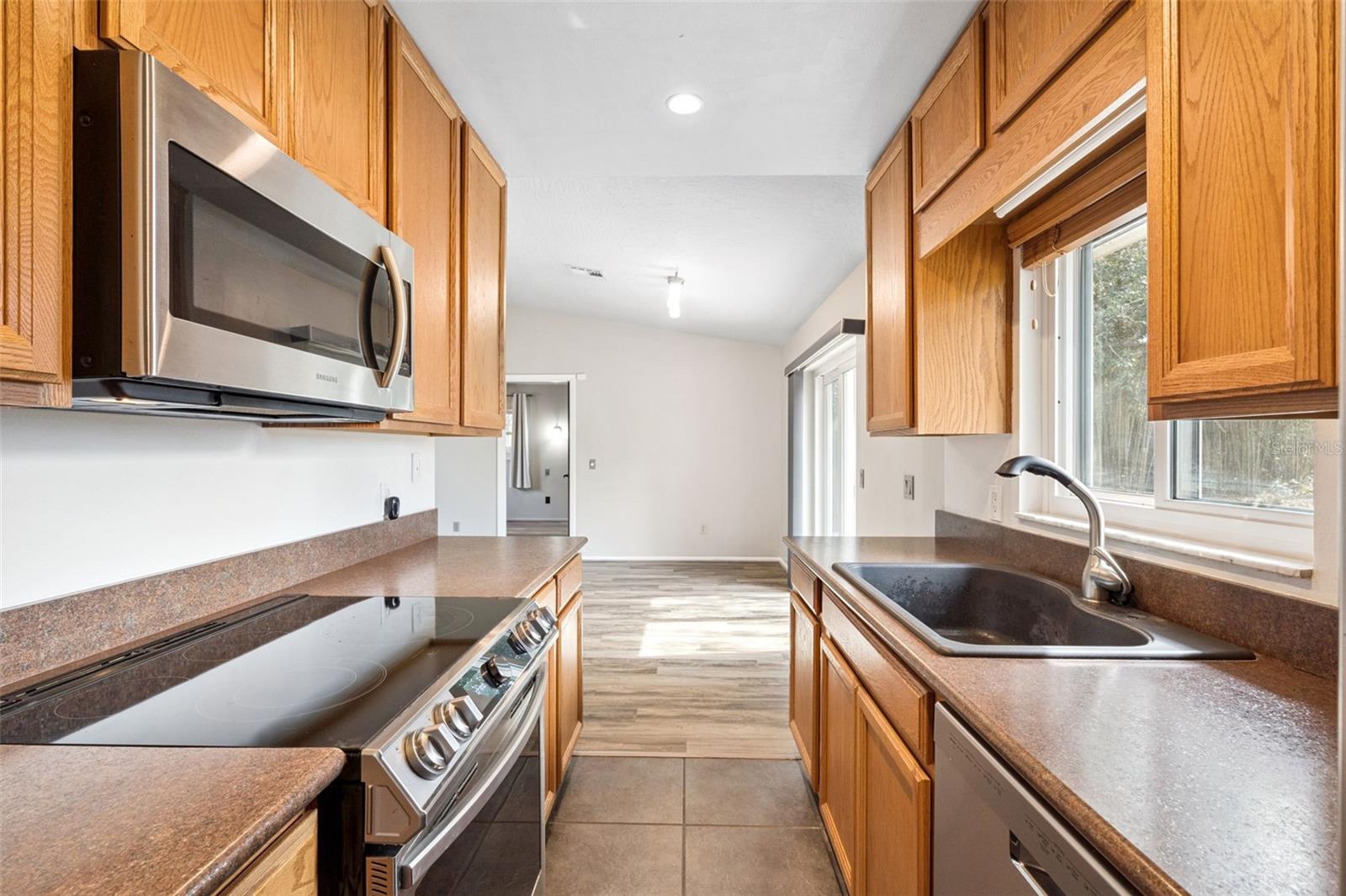 Image 7 of 26 For 501 Antoinette Street