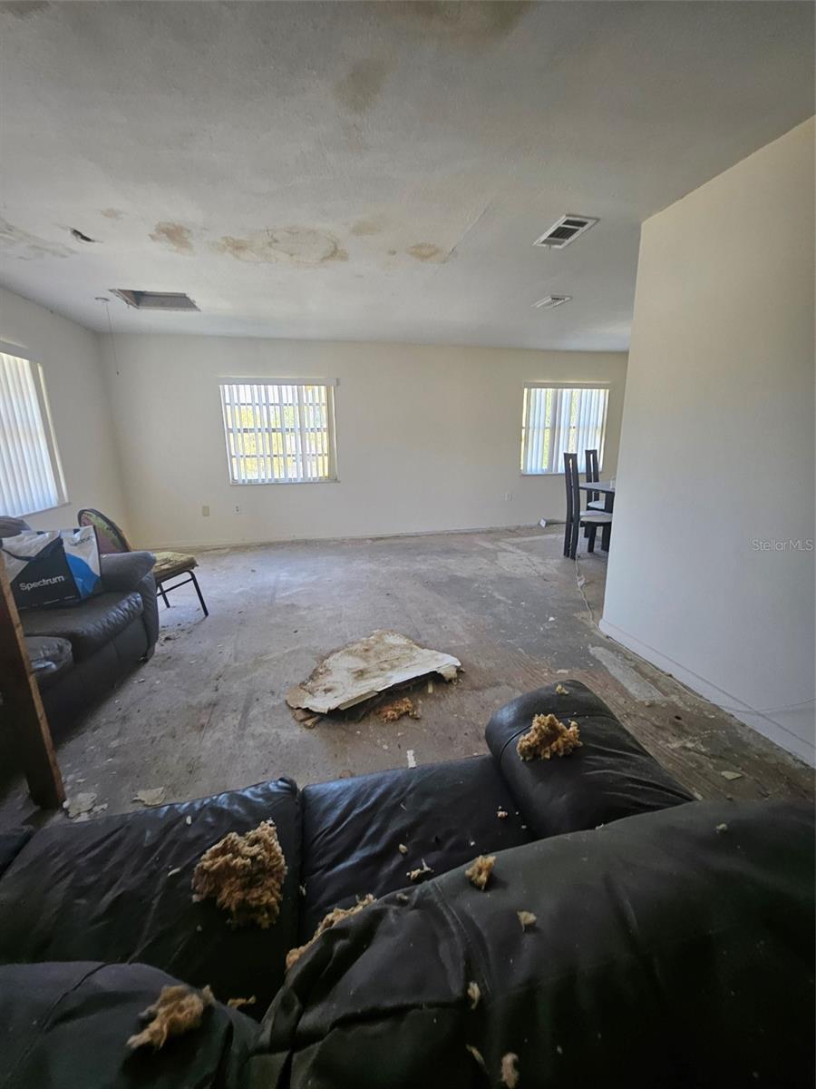 Image 15 of 24 For 1733 Hickorywood Lane