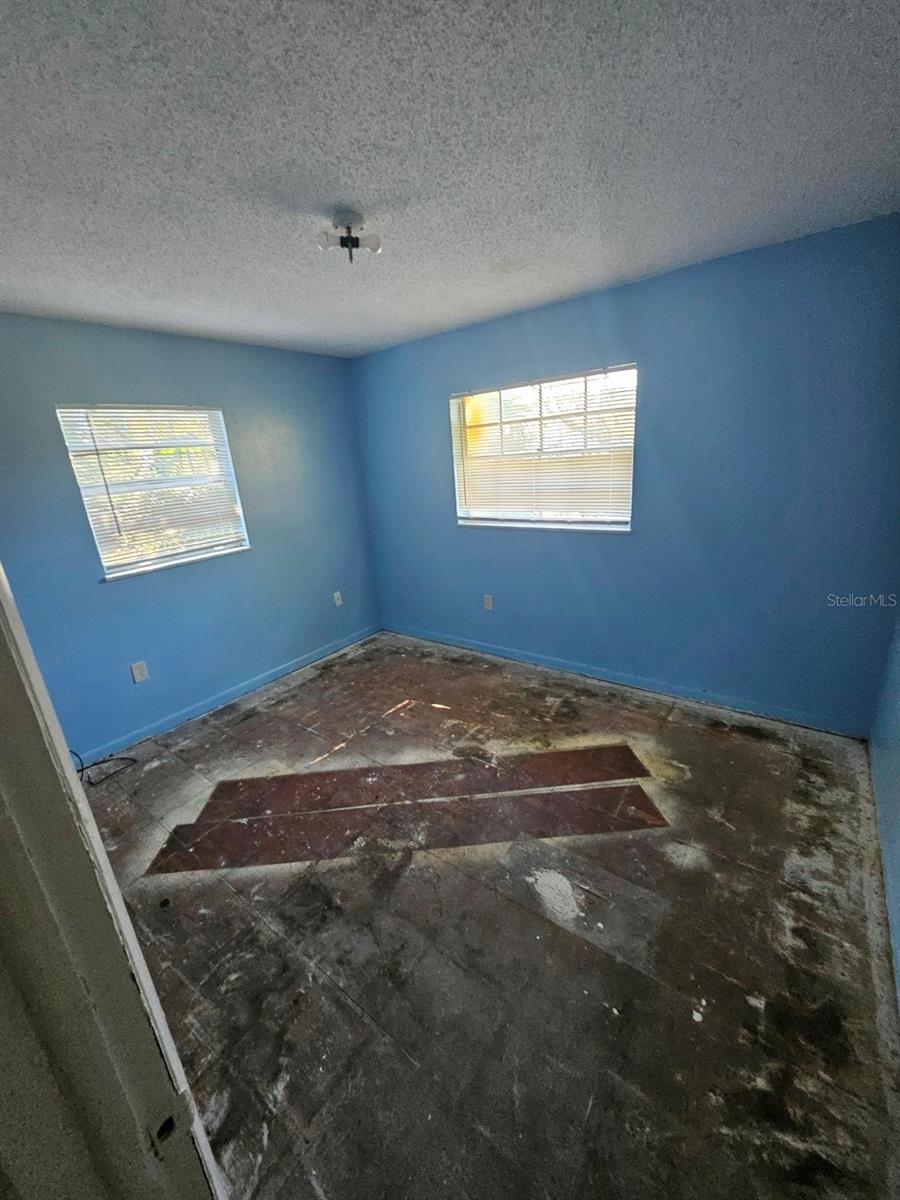 Image 20 of 24 For 1733 Hickorywood Lane