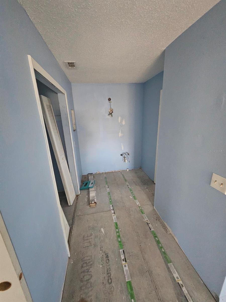 Image 22 of 24 For 1733 Hickorywood Lane