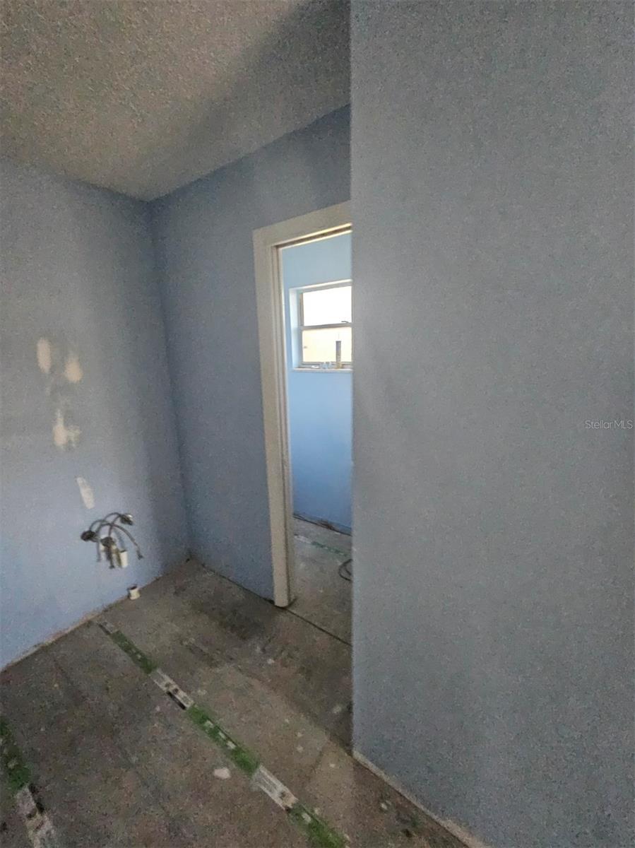 Image 23 of 24 For 1733 Hickorywood Lane