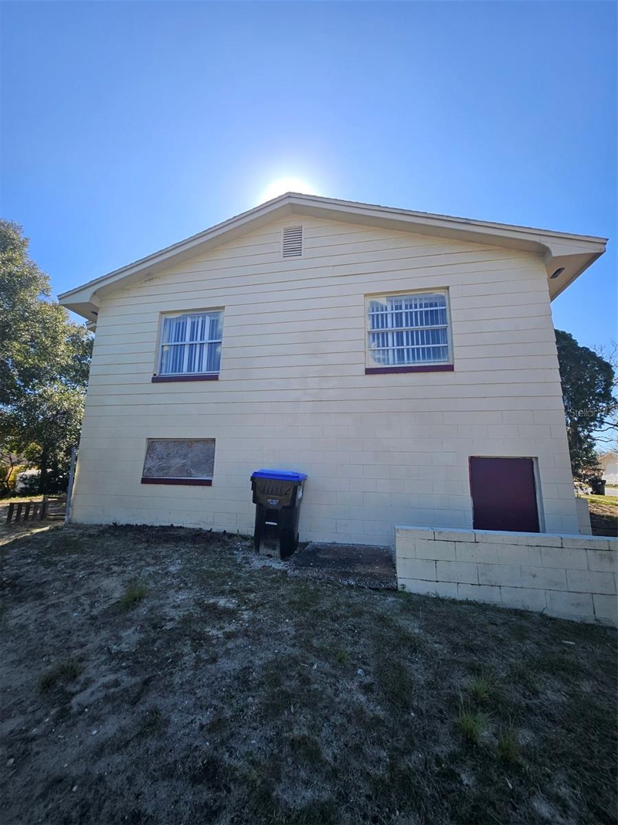 Image 3 of 24 For 1733 Hickorywood Lane