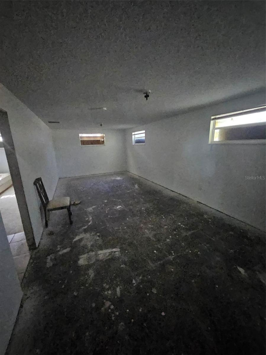 Image 9 of 24 For 1733 Hickorywood Lane