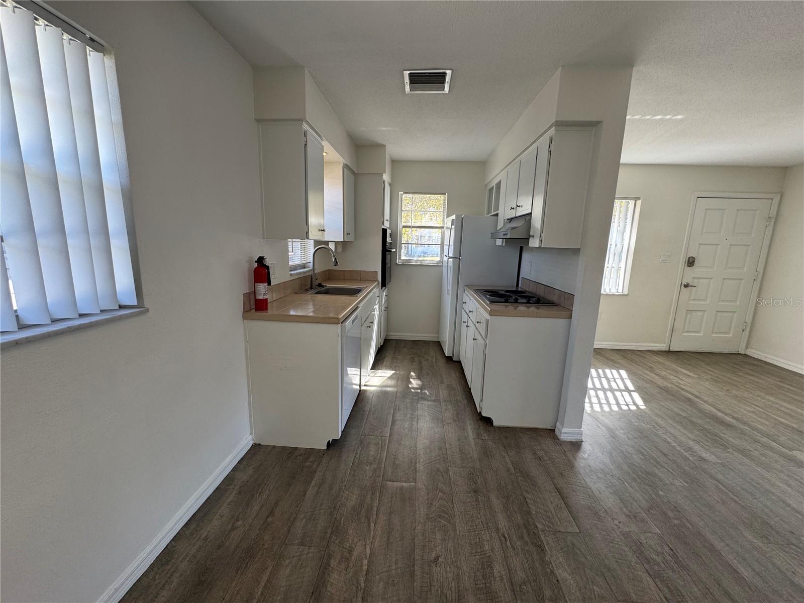 Image 5 of 19 For 629 Rugby Street