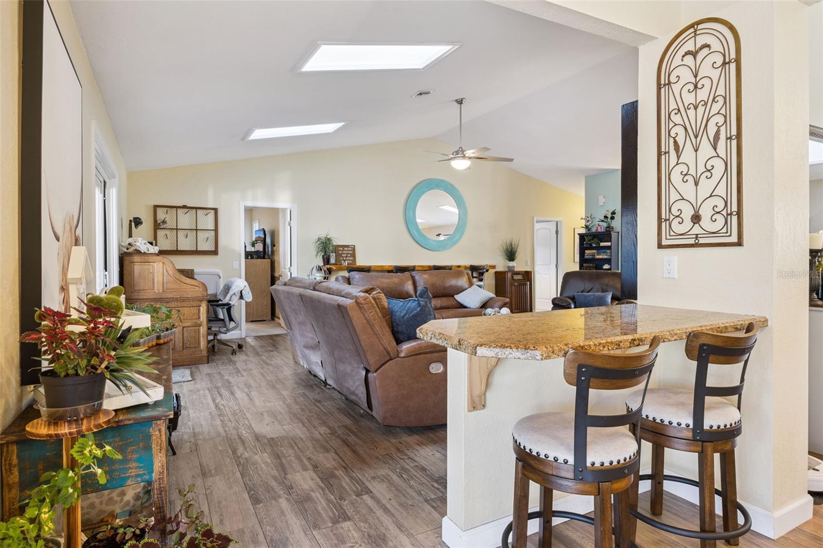 Image 8 of 41 For 5298 Jade Circle