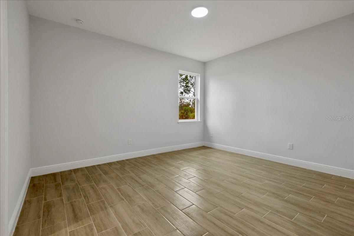 Image 9 of 16 For 959 11th Avenue