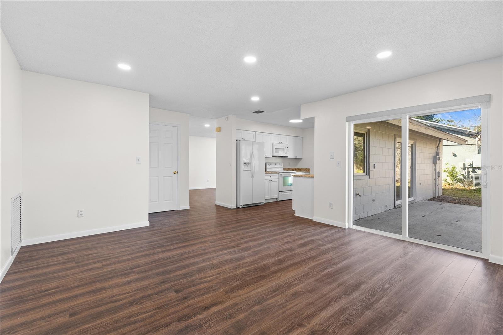 Image 19 of 42 For 105 Graham Road