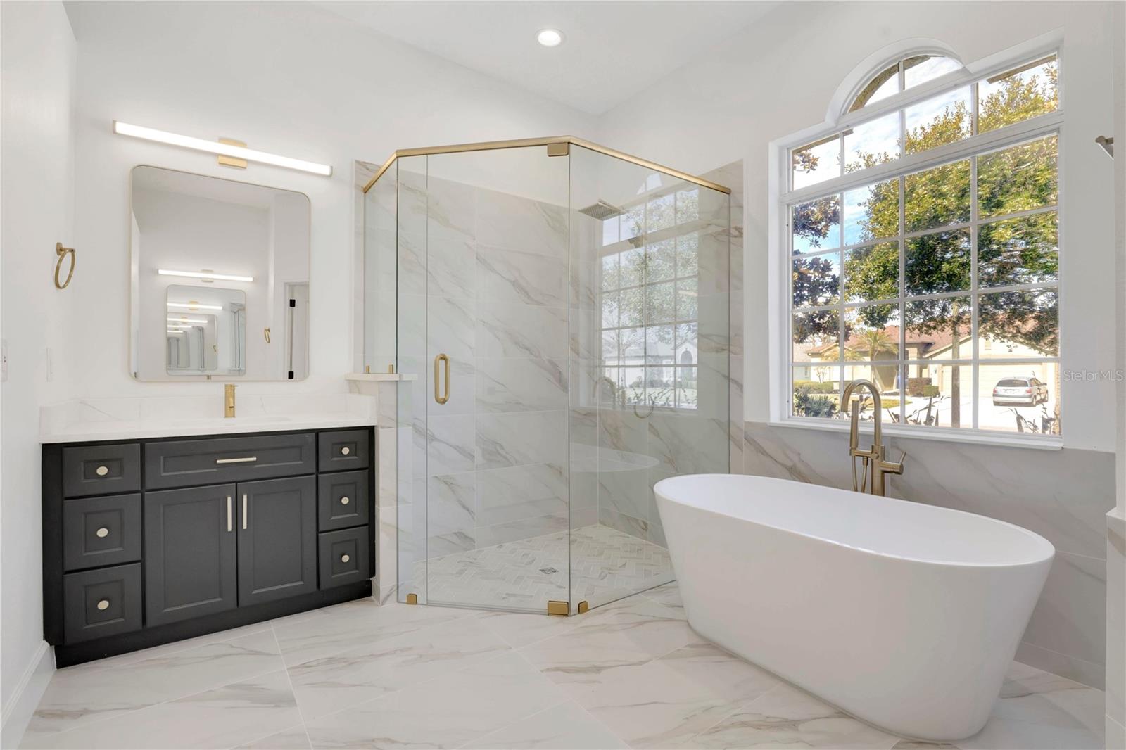 Image 12 of 40 For 214 Highbrooke Blvd