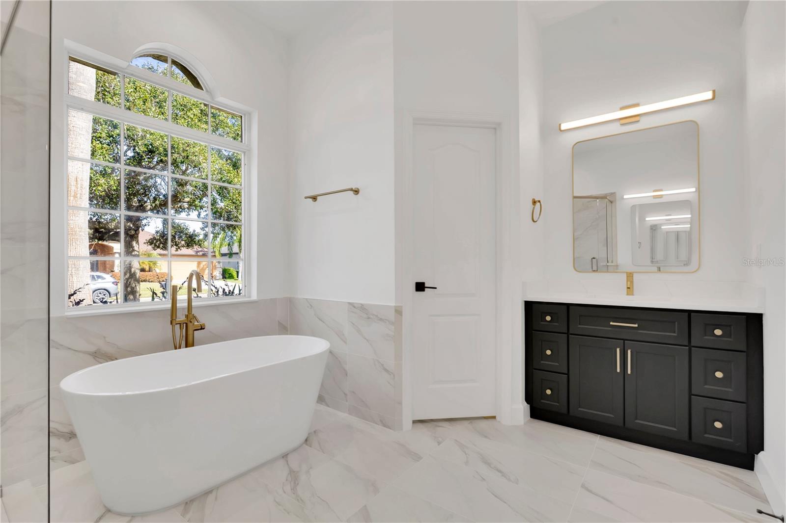 Image 13 of 40 For 214 Highbrooke Blvd