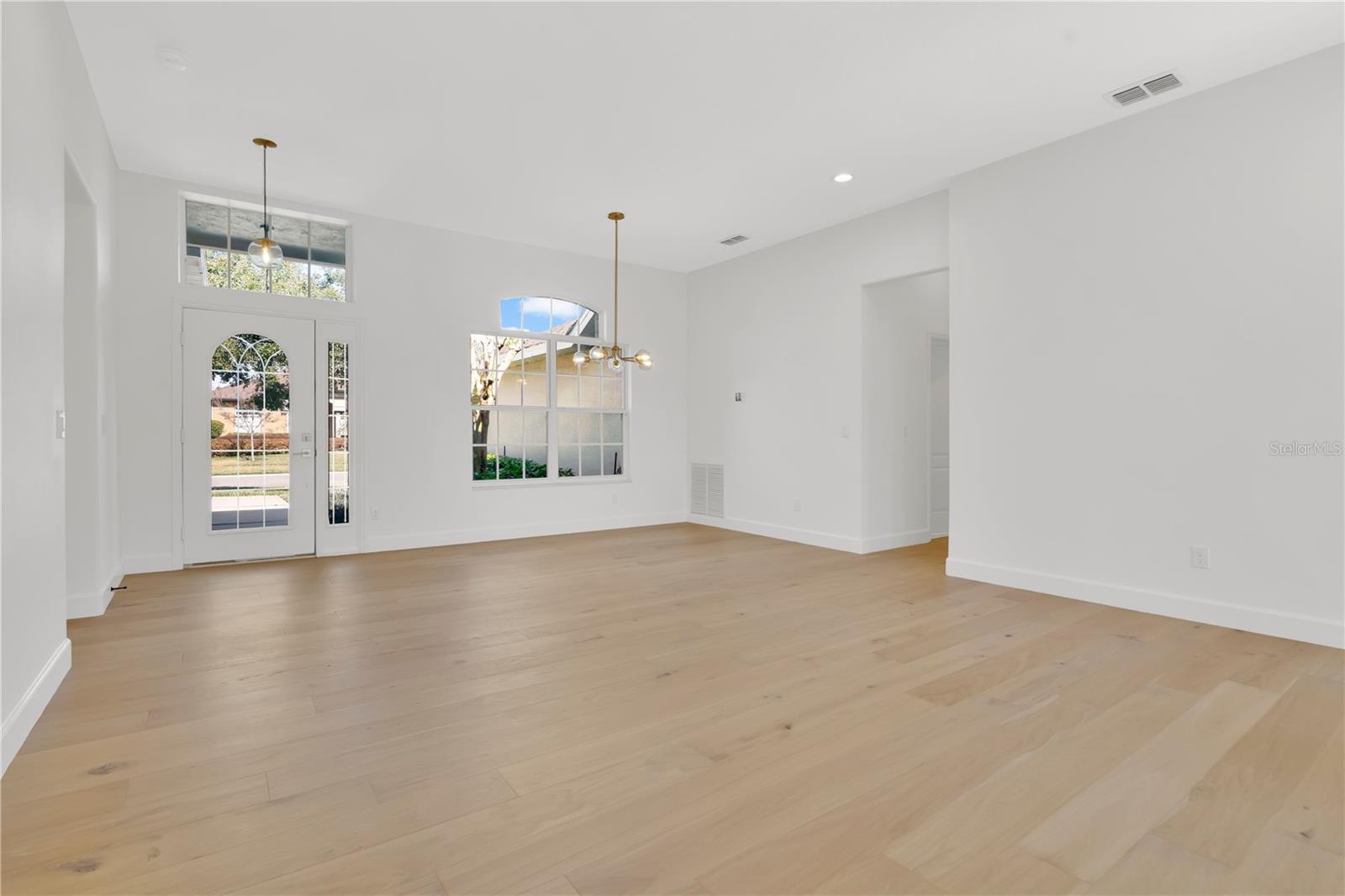 Image 2 of 40 For 214 Highbrooke Blvd