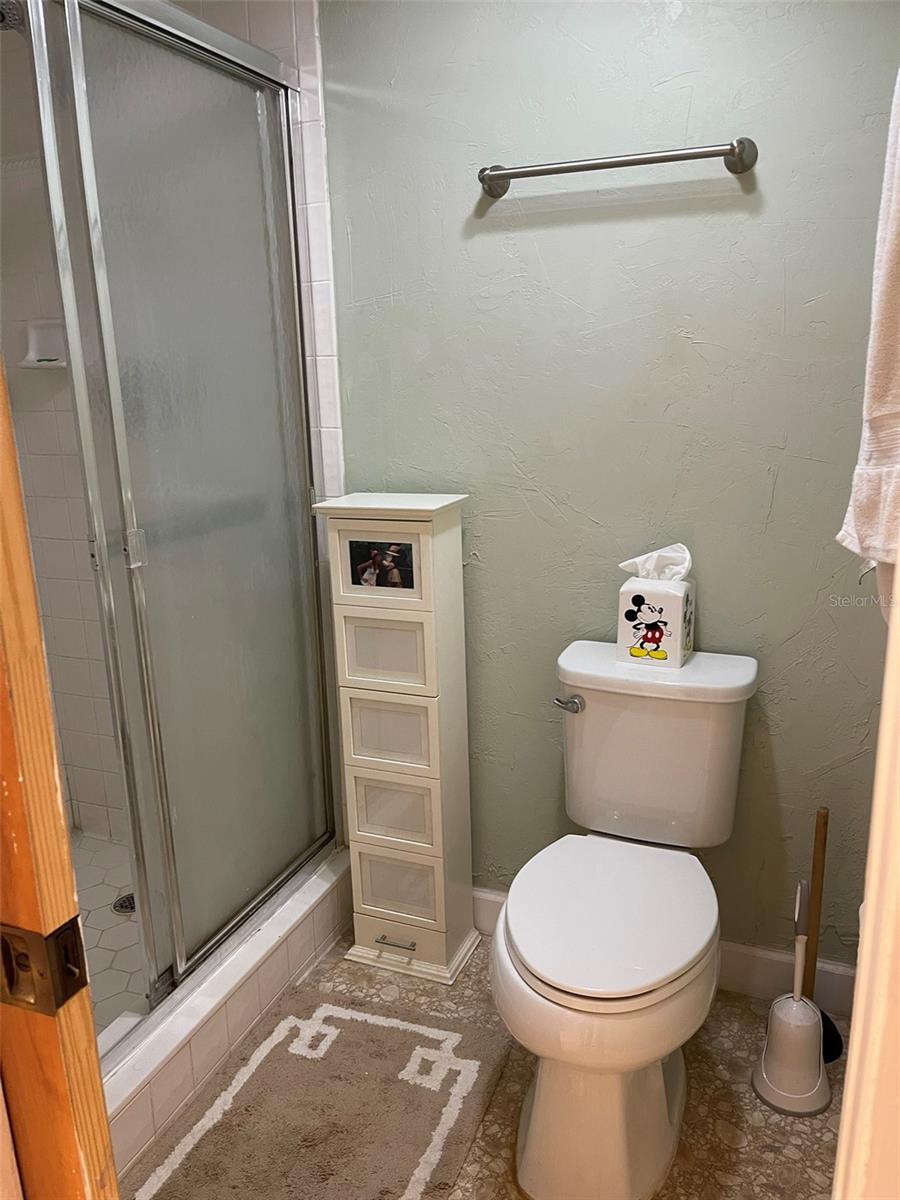 Image 14 of 34 For 14 Canterbury Drive