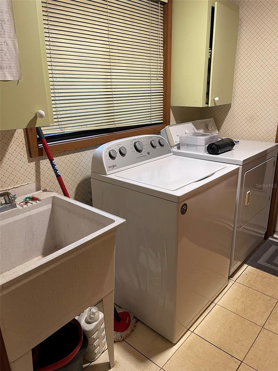 Image 19 of 34 For 14 Canterbury Drive