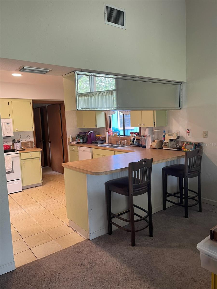 Image 3 of 34 For 14 Canterbury Drive