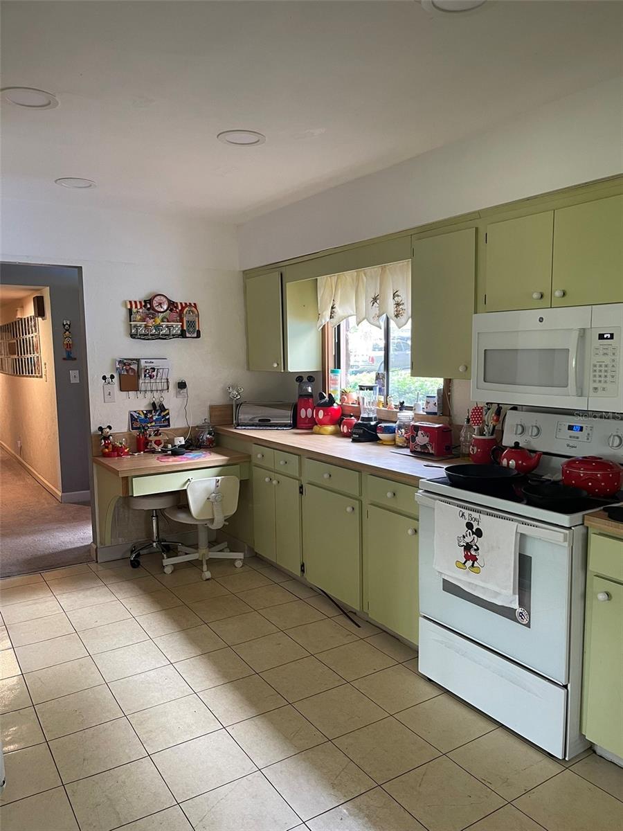 Image 4 of 34 For 14 Canterbury Drive