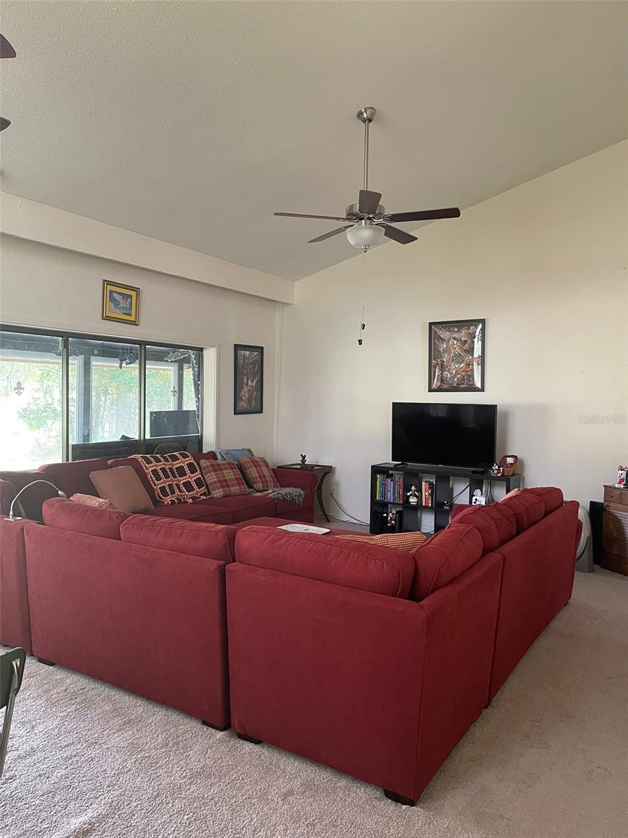 Image 9 of 34 For 14 Canterbury Drive