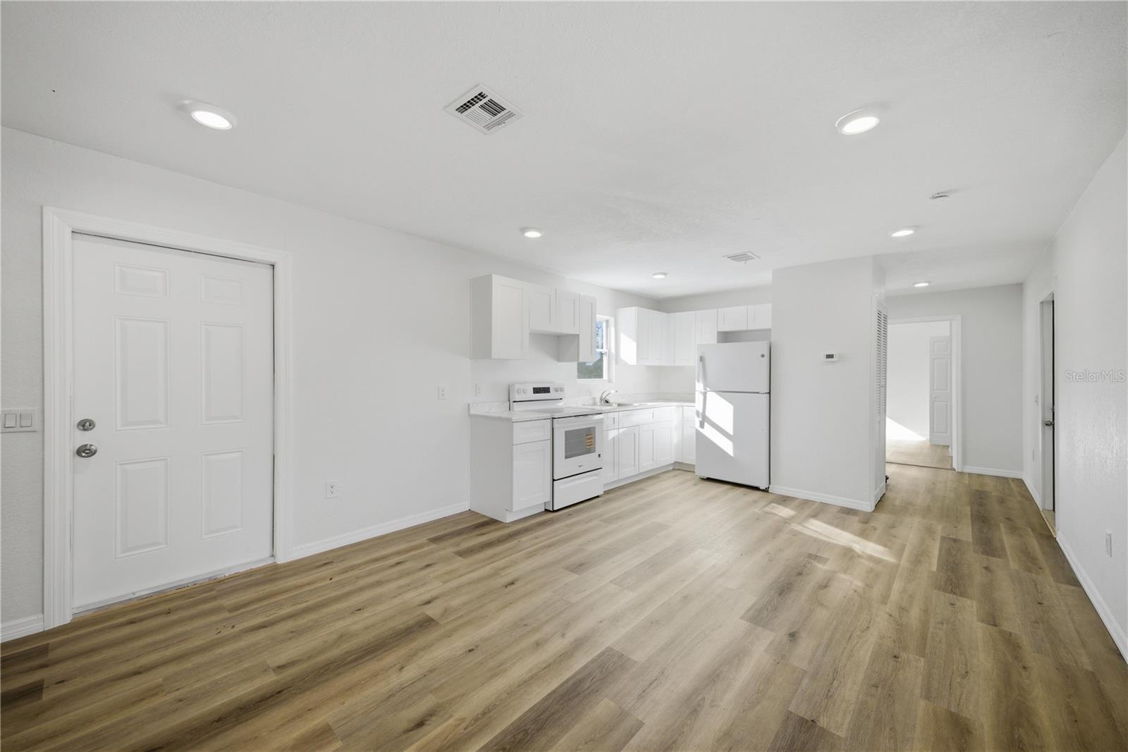 Image 24 of 38 For 19661 94th Place