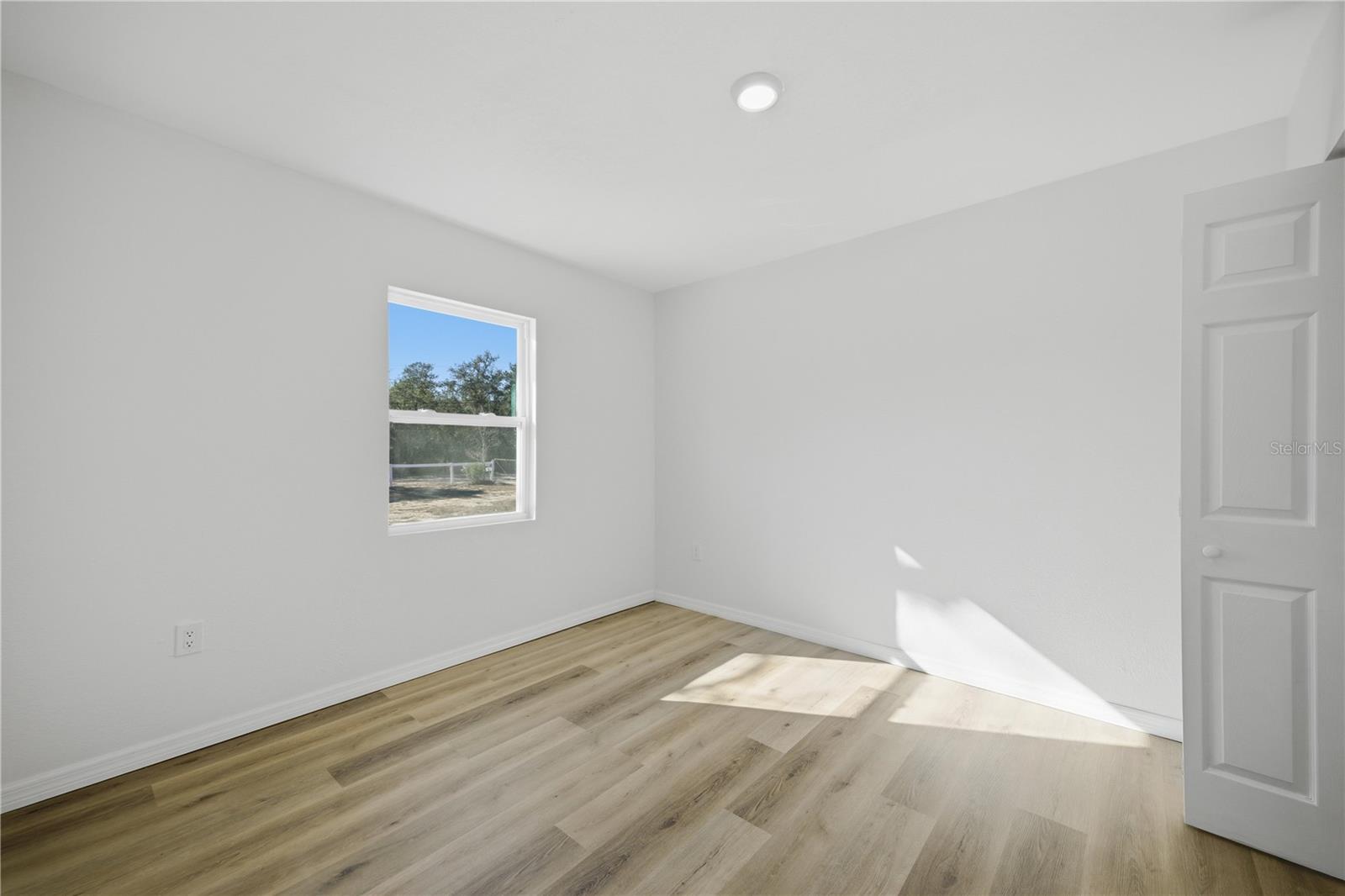 Image 31 of 38 For 19661 94th Place