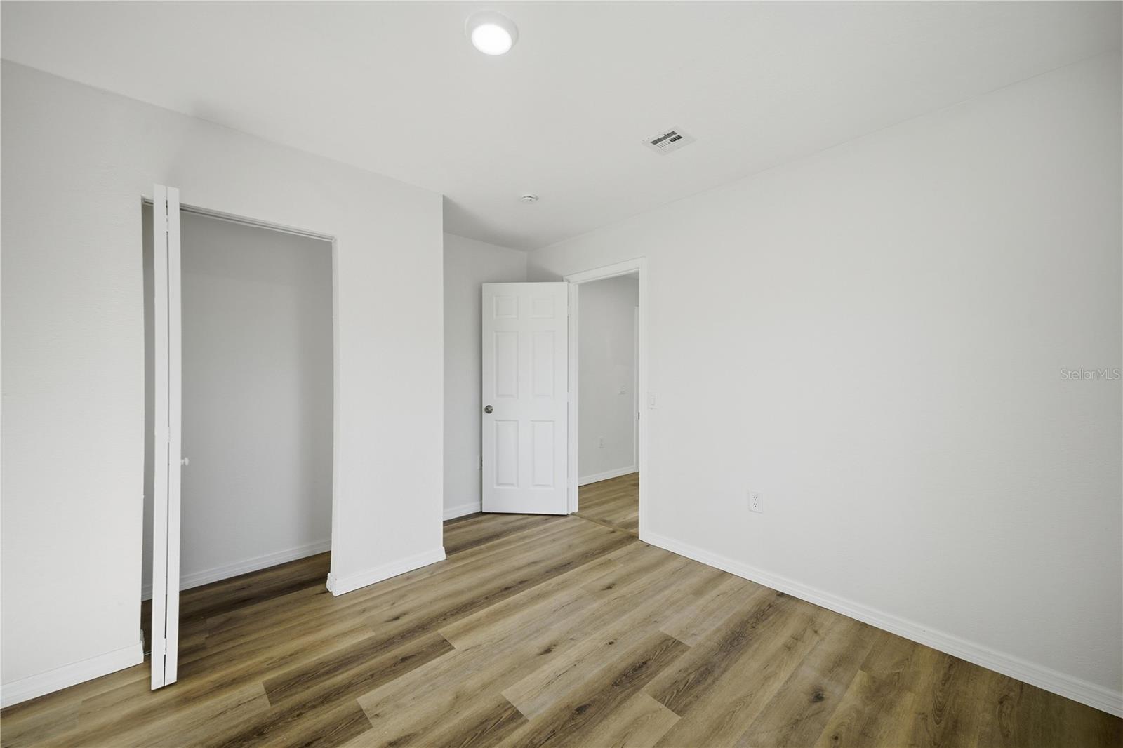 Image 32 of 38 For 19661 94th Place