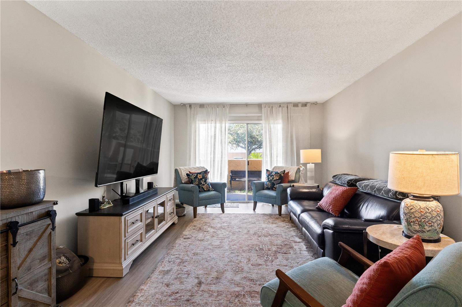 Image 2 of 20 For 612 Kenwick Circle 103