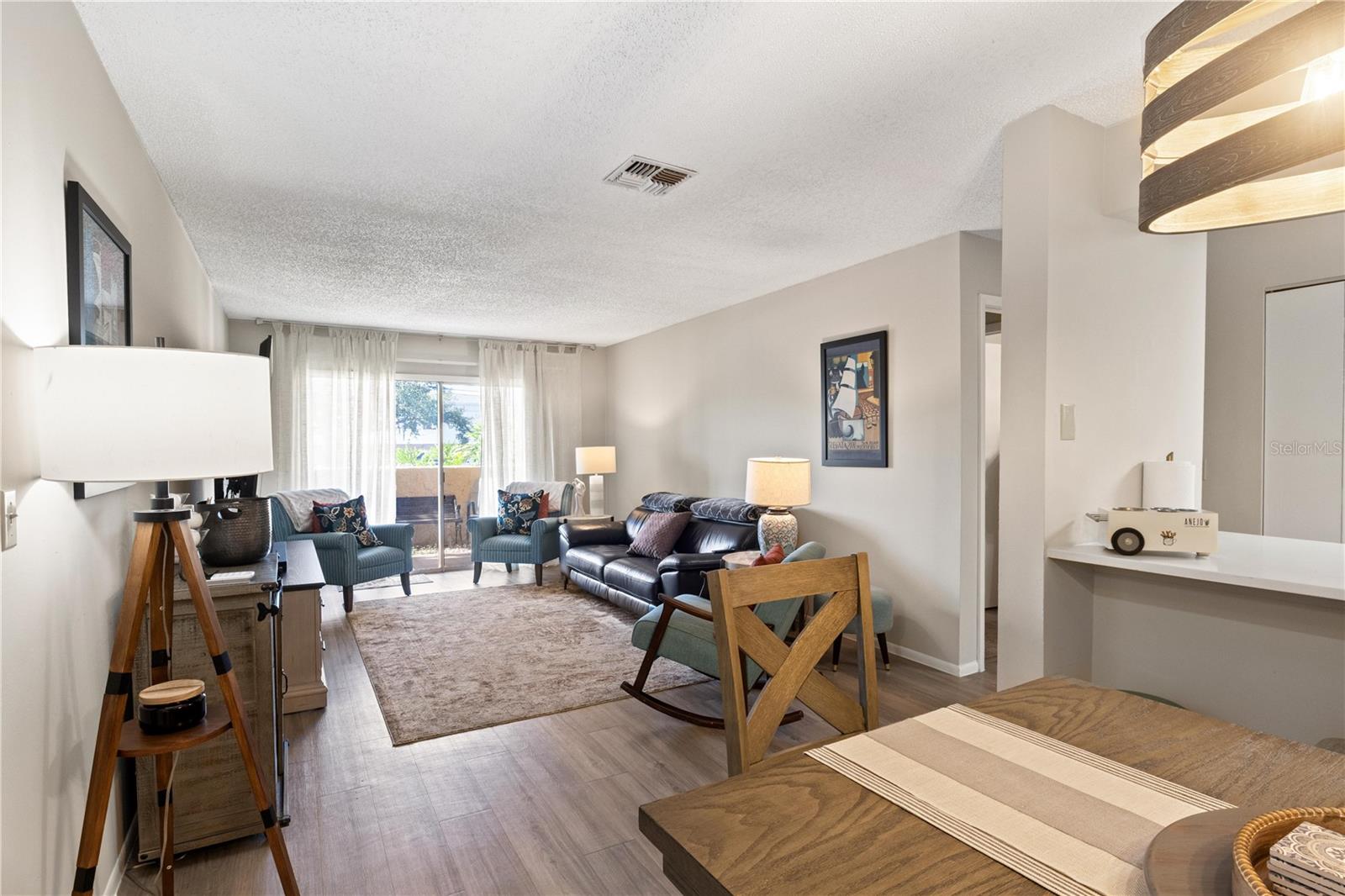 Image 3 of 20 For 612 Kenwick Circle 103