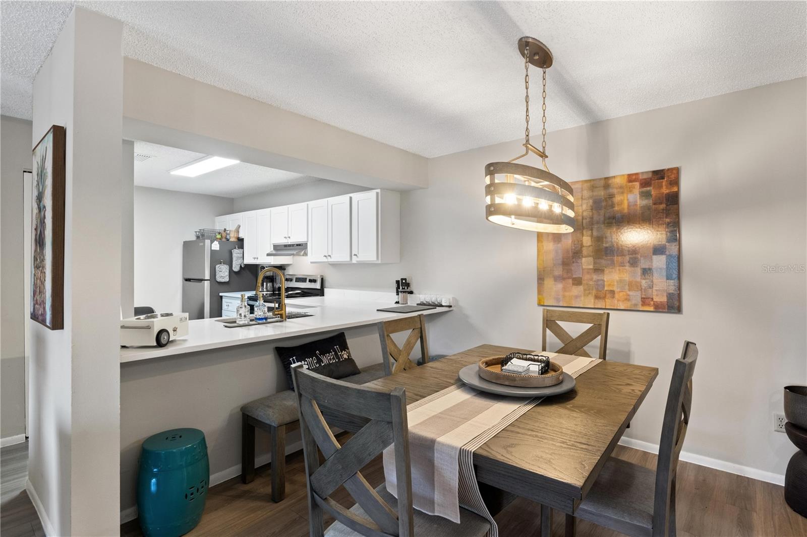 Image 4 of 20 For 612 Kenwick Circle 103