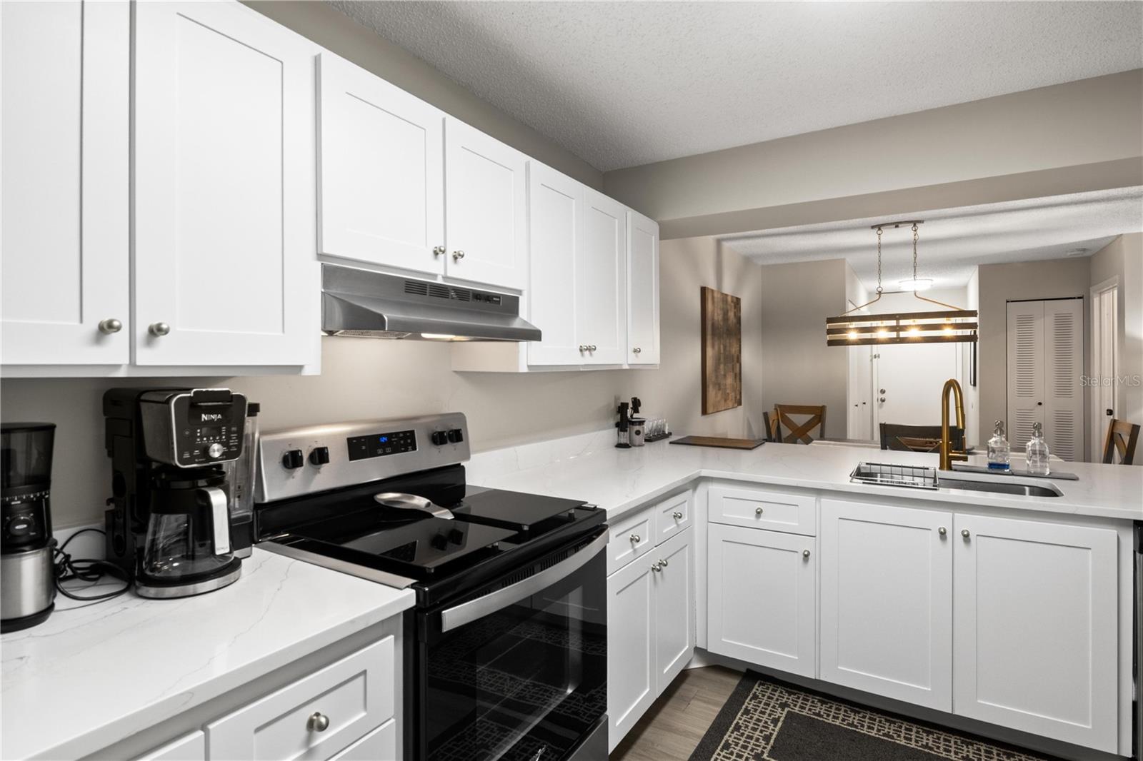 Image 7 of 20 For 612 Kenwick Circle 103