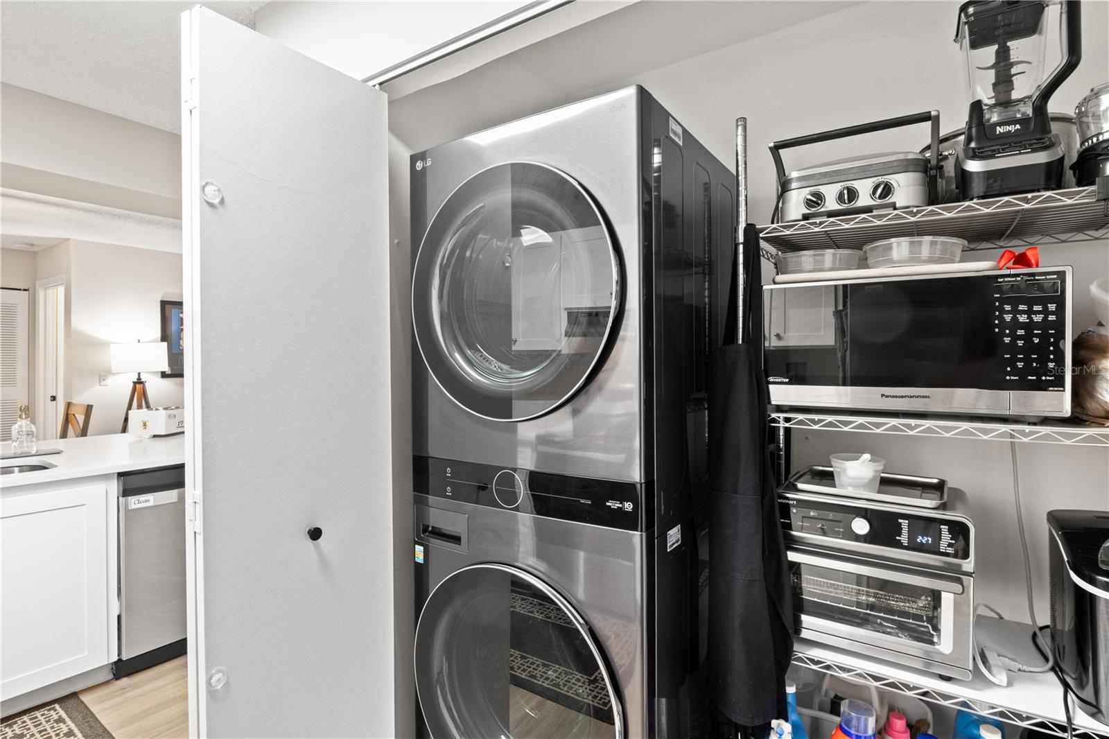 Image 8 of 20 For 612 Kenwick Circle 103