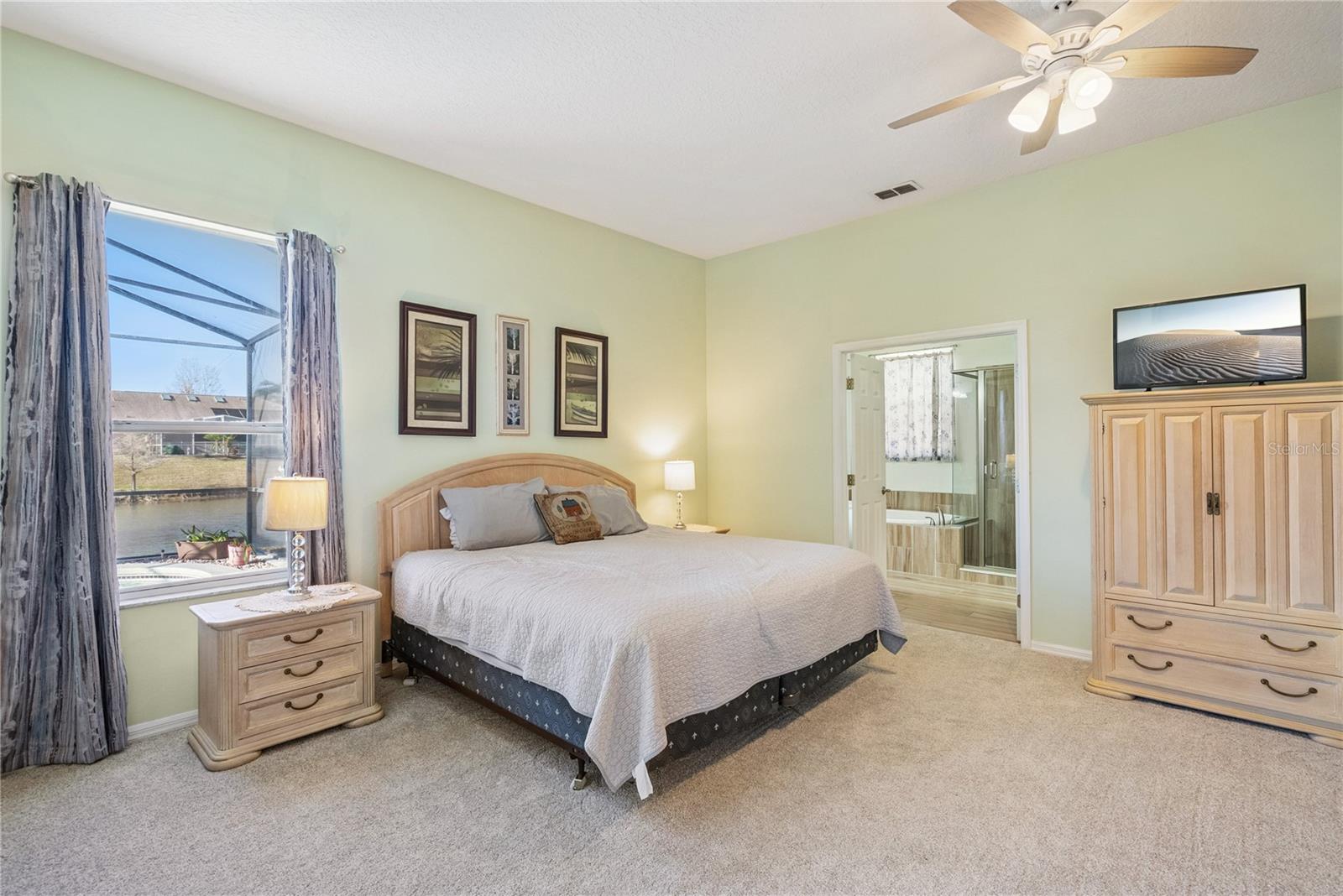 Image 23 of 43 For 639 Lakehaven Circle