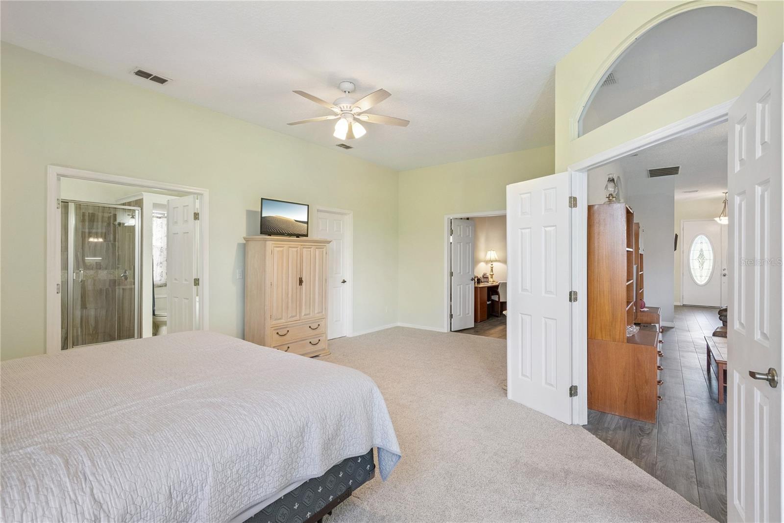 Image 25 of 43 For 639 Lakehaven Circle