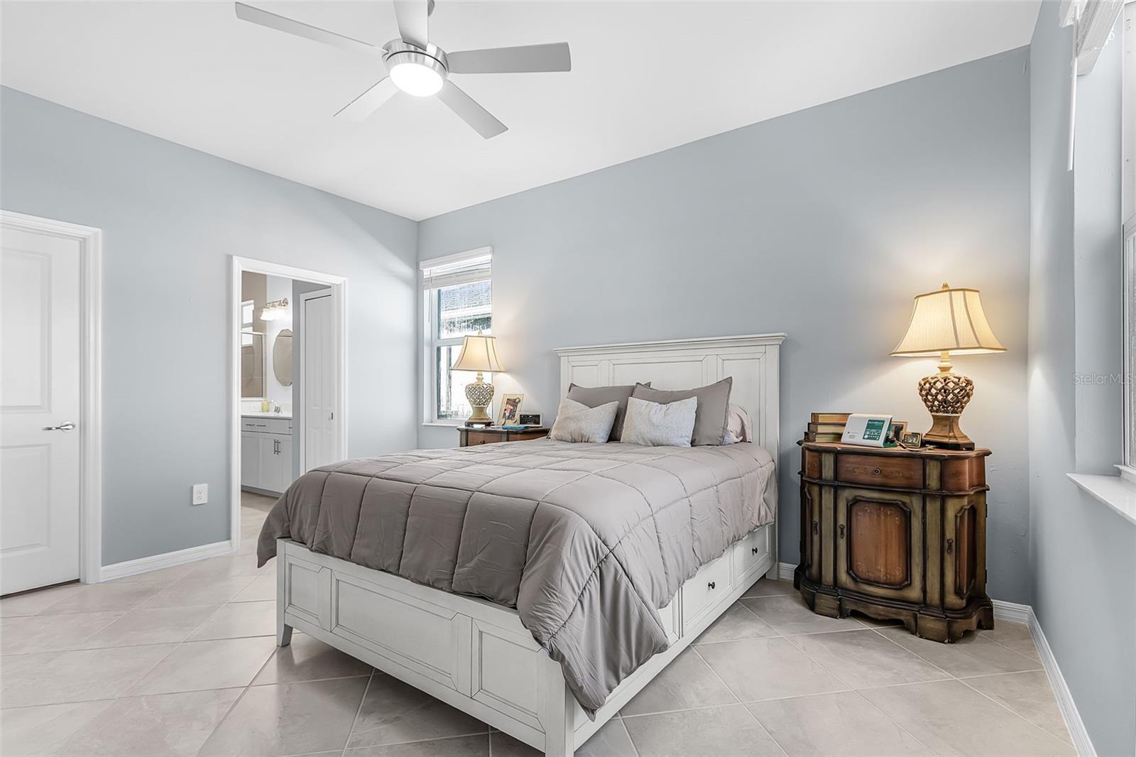 Image 18 of 25 For 11420 Burgundy Drive