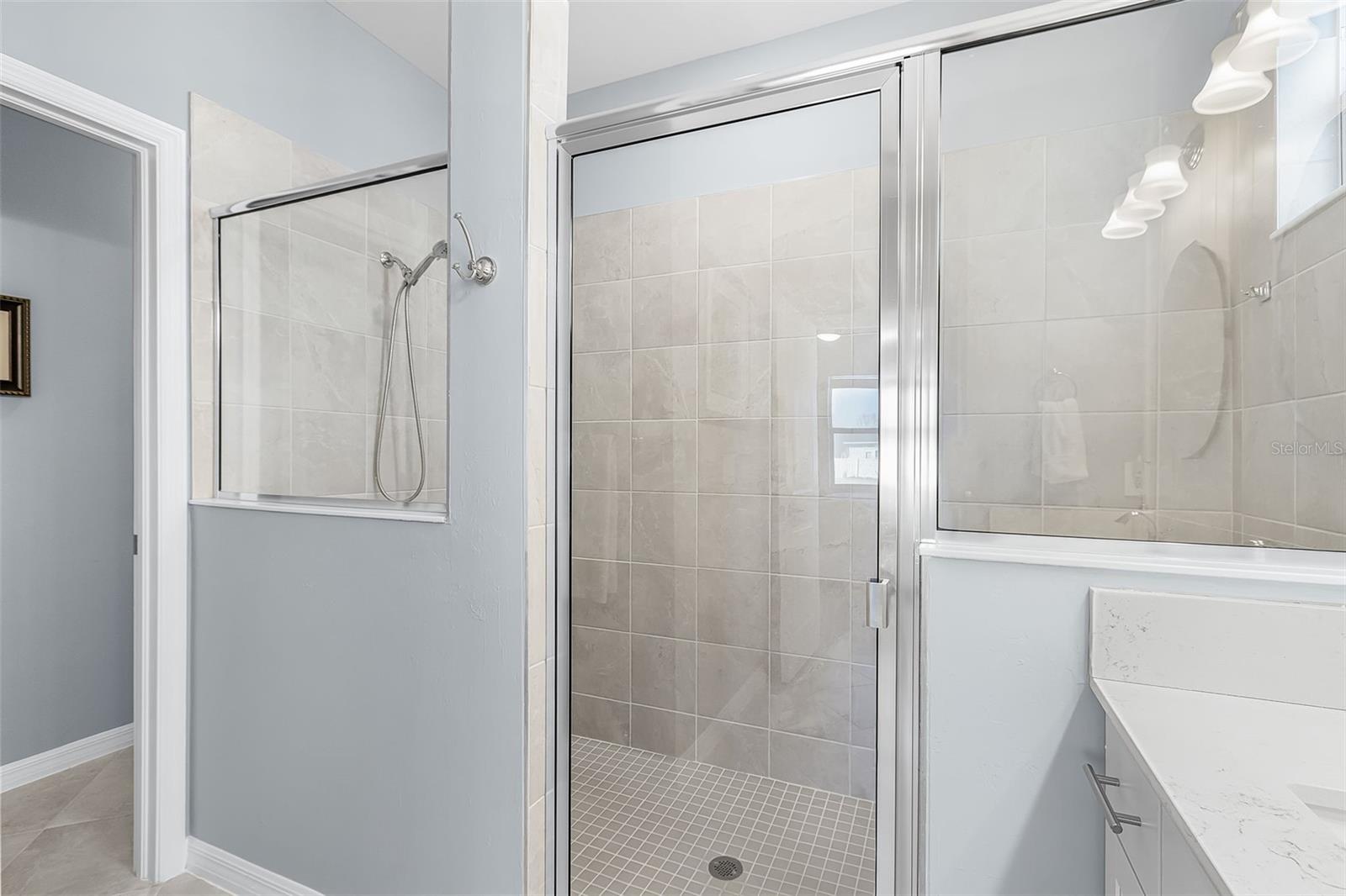 Image 20 of 25 For 11420 Burgundy Drive