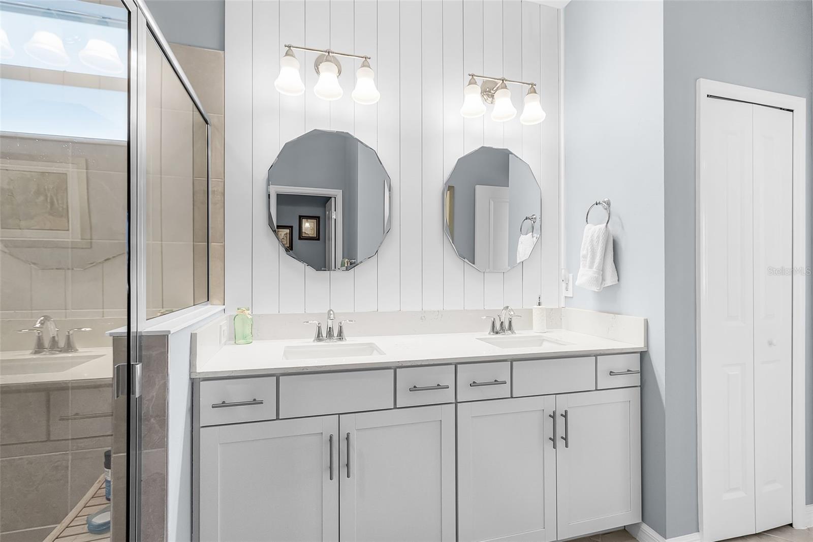 Image 21 of 25 For 11420 Burgundy Drive