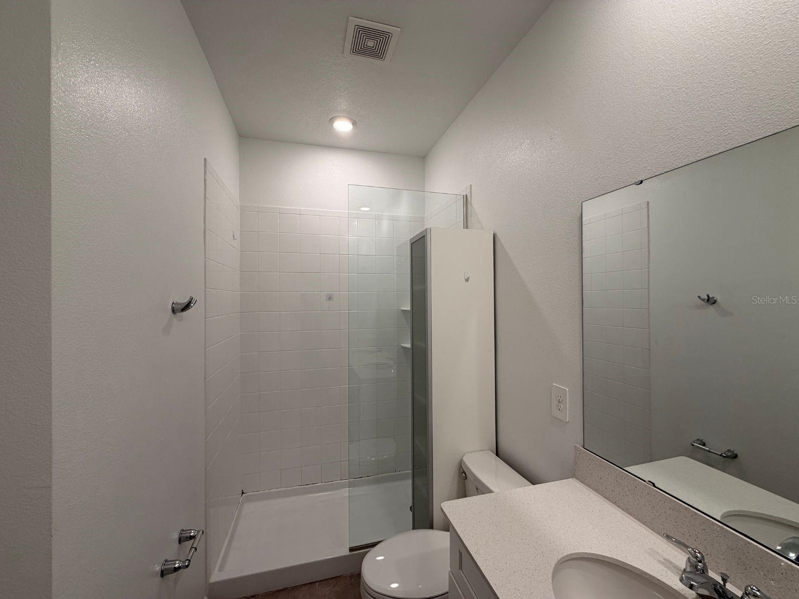 Image 19 of 30 For 9412 Revere Ave Avenue