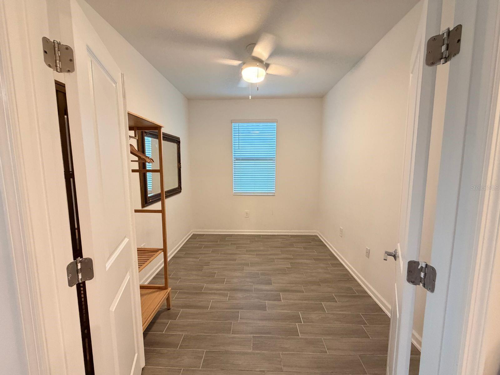 Image 20 of 30 For 9412 Revere Ave Avenue