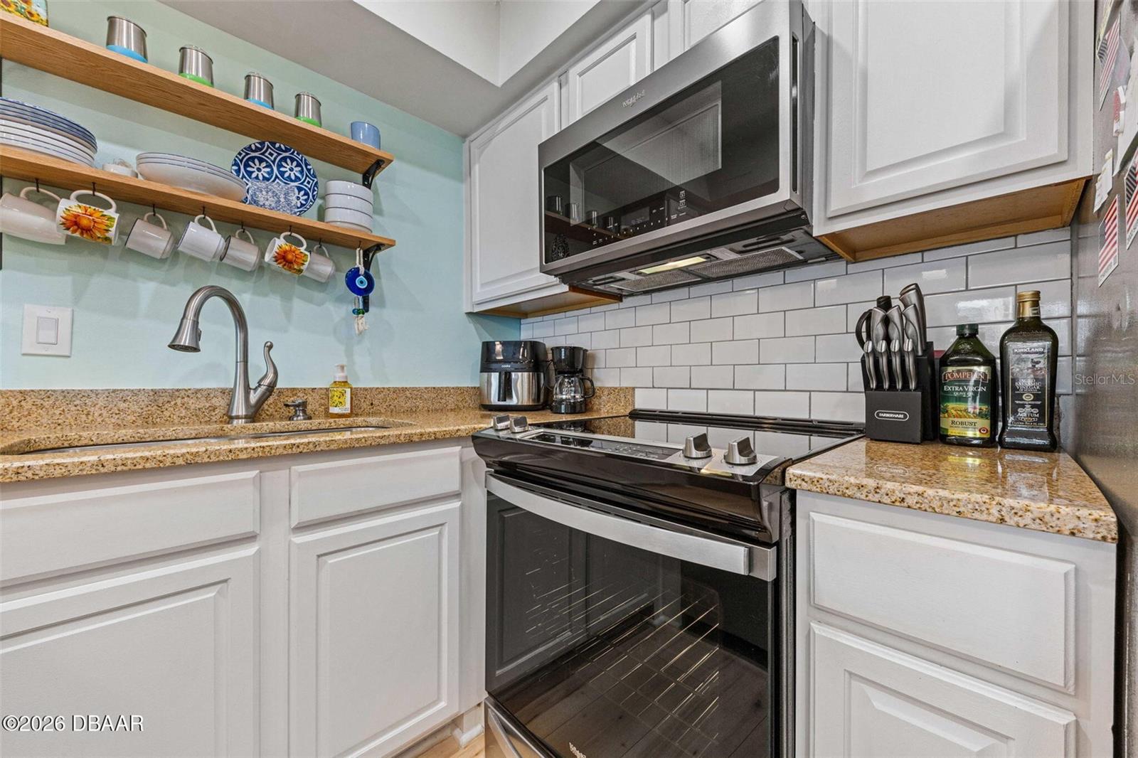 Image 14 of 42 For 3615 Atlantic Avenue 210