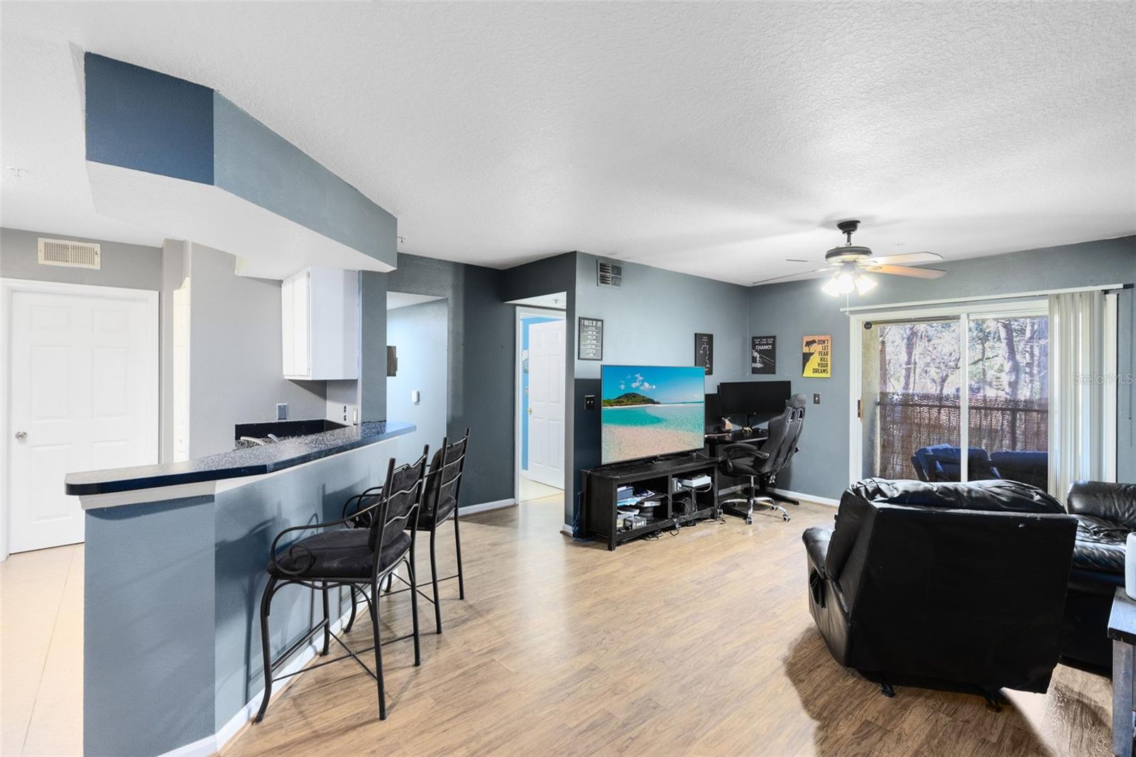 Image 5 of 23 For 802 Crest Pines Drive 824