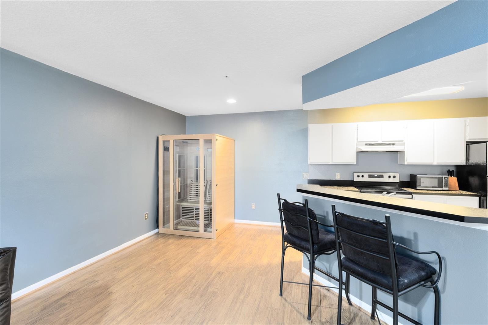 Image 6 of 23 For 802 Crest Pines Drive 824