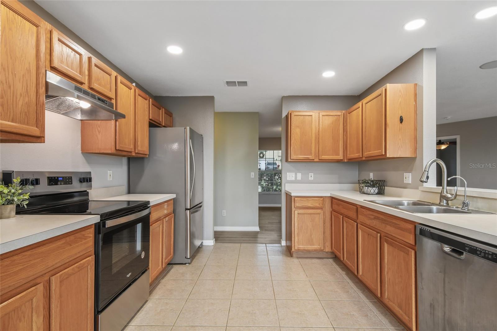 Image 14 of 48 For 2012 Knollcrest Drive