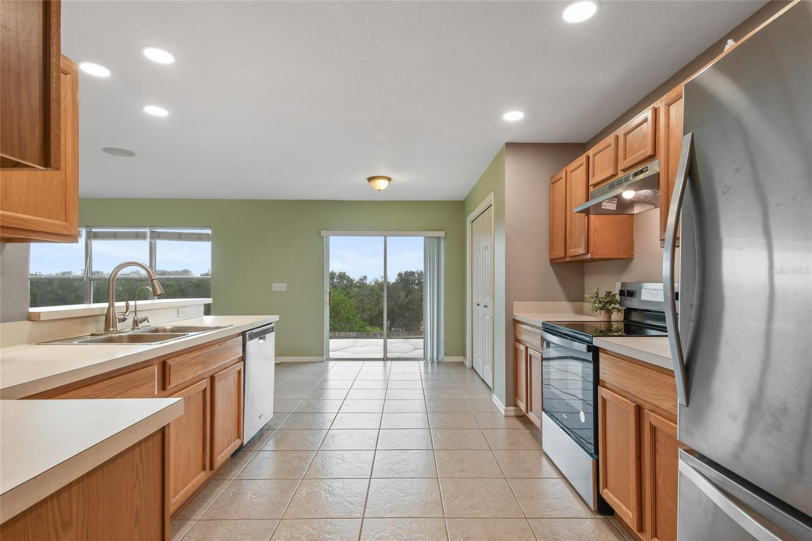 Image 15 of 48 For 2012 Knollcrest Drive