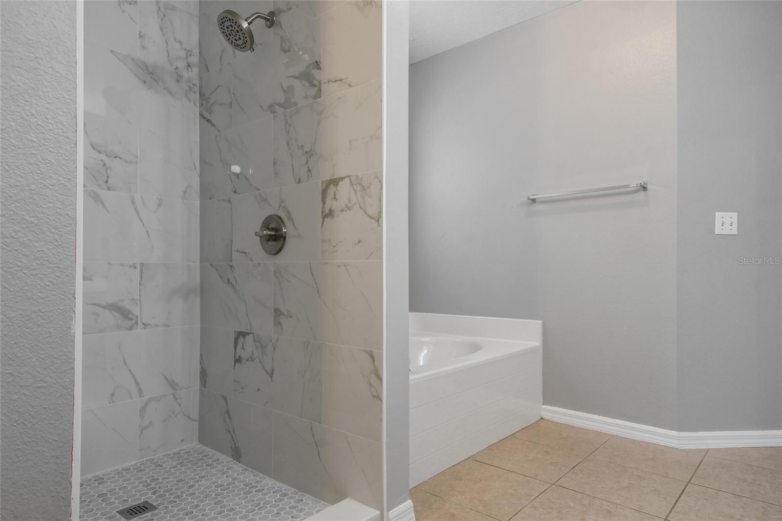 Image 21 of 48 For 2012 Knollcrest Drive