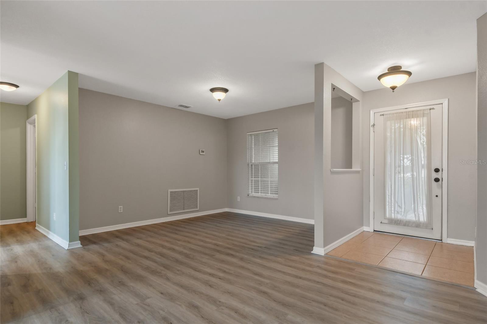 Image 4 of 48 For 2012 Knollcrest Drive