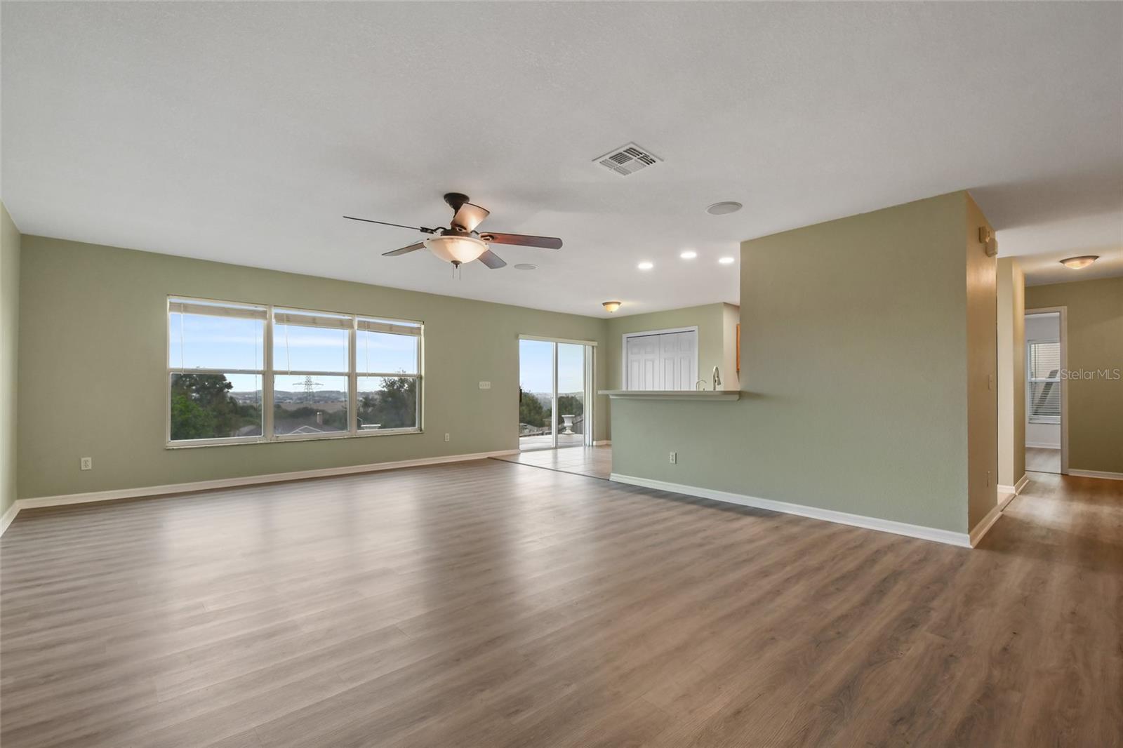 Image 7 of 48 For 2012 Knollcrest Drive